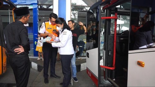 Situasi di Terminal Tipe A Mengwi, Badung, jelang keberangkatan bus, Senin (17/4/2023).
