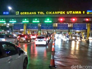 714.794 Kendaraan Tinggalkan Jabotabek Lewat Jalan Tol Japek