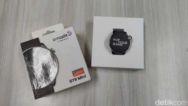 Amazfit resmi menghadirkan smartwatch terbarunya GTR Mini. Perangkat ini memiliki desain bodi yang sederhana namun tampak mewah, yang ditawarkan dengan harga murah.