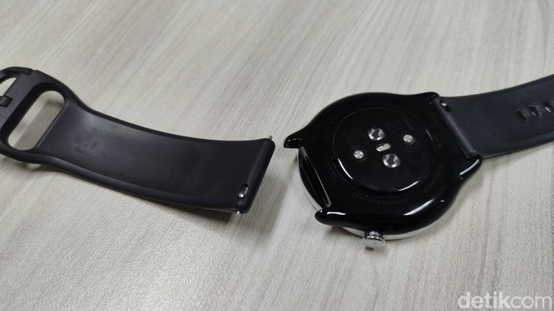 Amazfit resmi menghadirkan smartwatch terbarunya GTR Mini. Perangkat ini memiliki desain bodi yang sederhana namun tampak mewah, yang ditawarkan dengan harga murah.