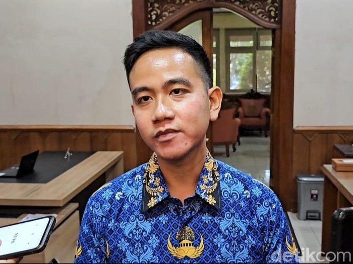 Wali Kota Solo Gibran Rakabuming Raka di Balai Kota Solo, Senin (17/4/2023).