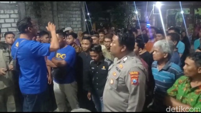 Warga Lamongan meminta musala yang berada di atas tanah sengketa ditutup