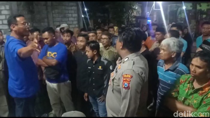 Warga Lamongan meminta musala yang berada di atas tanah sengketa ditutup