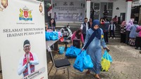 Bazar murah Ramadan untuk membantu masyarakat dalam memenuhi kebutuhan pokok seperti daging sapi, minyak, sosis, dan tepung dengan harga terjangkau yang mengalami kesulitan daya beli menjelang Hari Raya Idul Fitri.