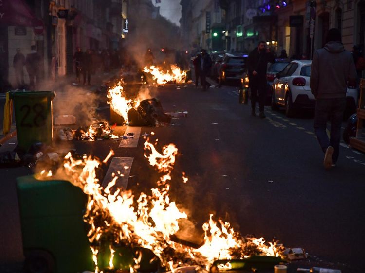 Aksi Tolak Reformasi Pensiun di Prancis Makin Memanas