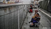 Kapal akan bertolak menuju Semarang, Jawa Tengah dan Surabaya, Jawa Timur.  