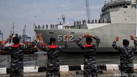 Pelepasan Mudik Gratis Tahun 2023 menggunakan KRI Banjarmasin-592 turut dihadiri Walikota Kota Administrasi Jakarta Utara, Ali Maulana Hakim, Kapolres Metro Jakarta Utara, Gideon Arif Setyawan, dan perwakilan Kodim 0502 Jakarta Utara, serta pejabat lainnya.   