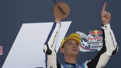 Potret Rider Surabaya Naik Podium Bawa Bendera Merah Putih di Moto2 Amerika
