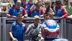 Potret Rider Surabaya Naik Podium Bawa Bendera Merah Putih di Moto2 Amerika