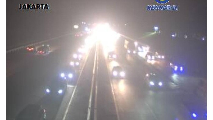 Contraflow di ruas tol arah Cikampek (dok. Travoy)