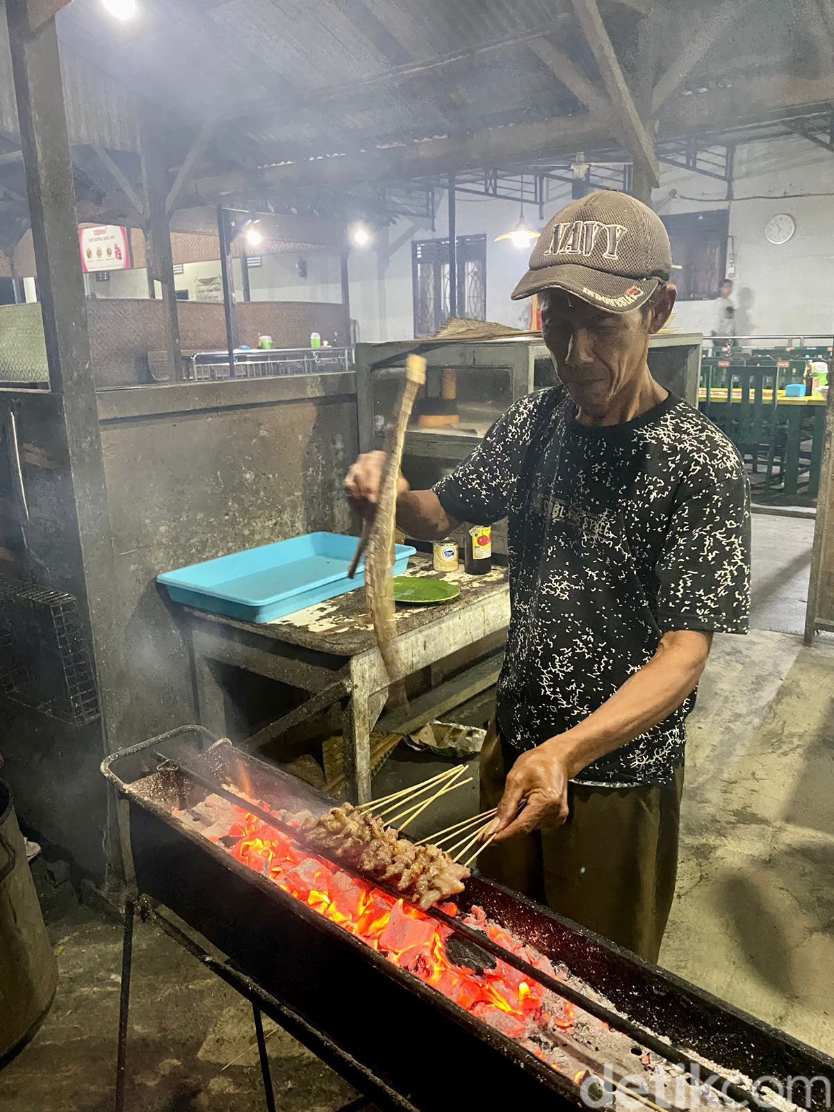 Empuk Gurihnya Nagih, Ini Sate Batibul Favorit yang Laris di Tegal