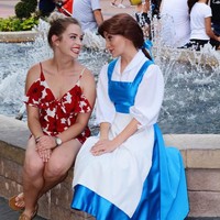 Wanita 30 tahun itu pun mengaku trauma karena pekerjaan itu hingga mempengaruhi kepercayaan dirinya. Dipilih karena penampilan, Hunter malah merasa jika profesi tersebut menjadikannya malah tidak percaya diri ketika membandingkan diri dengan sesama princess yang kemudian membuat mereka mulai saling berkompetisi. Belum lagi tuntutan untuk selalu langsing.Foto: Instagram