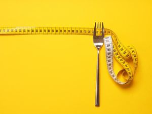 6 Tips Jaga Berat Badan Saat Lebaran, Konsumsi Serat-Mineral Esensial