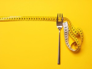 6 Tips Jaga Berat Badan Saat Lebaran, Konsumsi Serat-Mineral Esensial