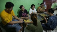 Kenaikan permintaan mencapai 50 persen dari hari biasanya.