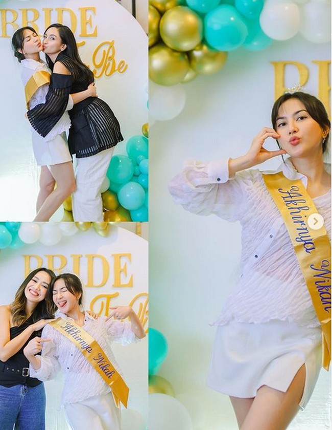 Jessica Mila tampil dengan kemeja dan rok bernuansa putih. Dia mengenakan selempang bertuliskan Akhirnya nikah.Foto: dok. Instagram/@jscmila