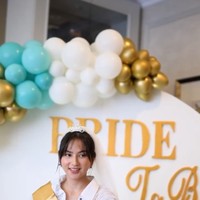 So lucky to be surrounded by so much love. The countdown is officially on, begitu keterangan unggahan di Instagram Jessica Mila. Foto: dok. Instagram/@jscmila