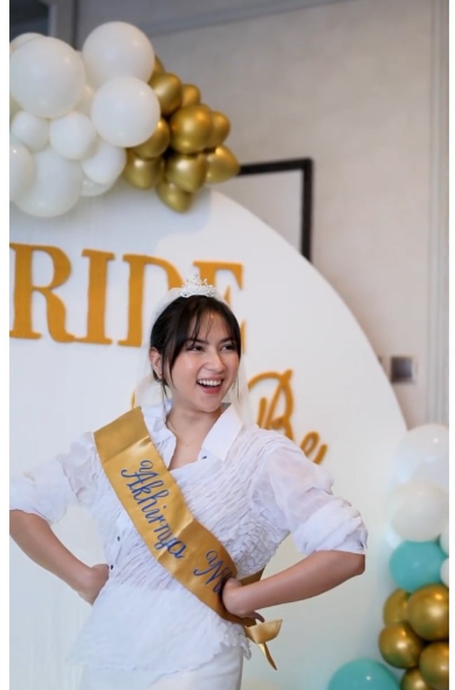 Jessica Mila akan dipinang oleh Yakup Hasibuan, putra dari pengacara Otto Hasibuan. Calon suami Jessica Mila tersebut juga berprofesi sebagai pengacara. Foto: dok. Instagram/@jscmila