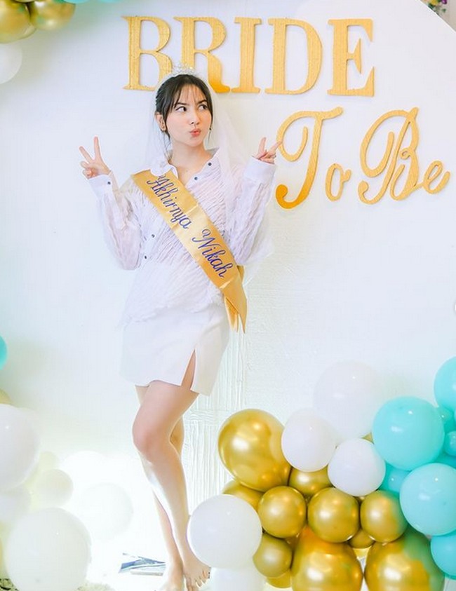 Jessica Mila mengunggah potret bridal shower di Instagramnya Senin (17/4/2023). Bridal shower tersebut digelar pada akhir Maret lalu. Foto: dok. Instagram/@jscmila
