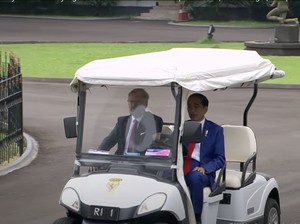 Jokowi Sopiri PM Ceko Petr Fiala Keliling Kebun Raya Bogor