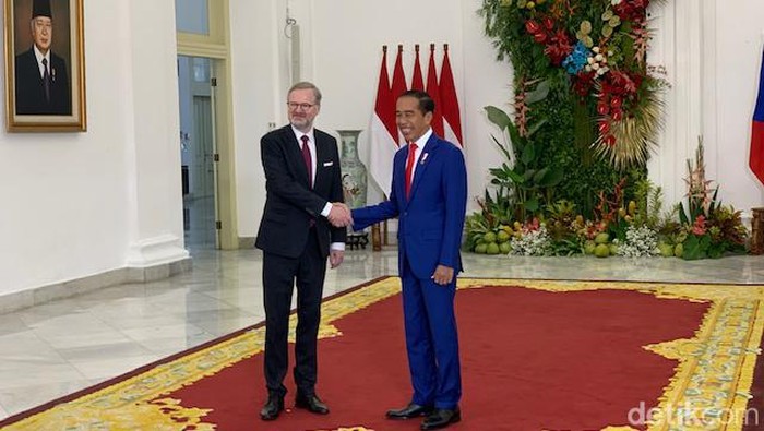 Jokowi Terima Kunjungan PM Republik Ceko