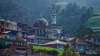 Zoom dikit ada masjid cantik