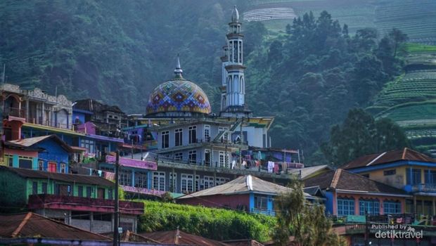 Zoom dikit ada masjid cantik