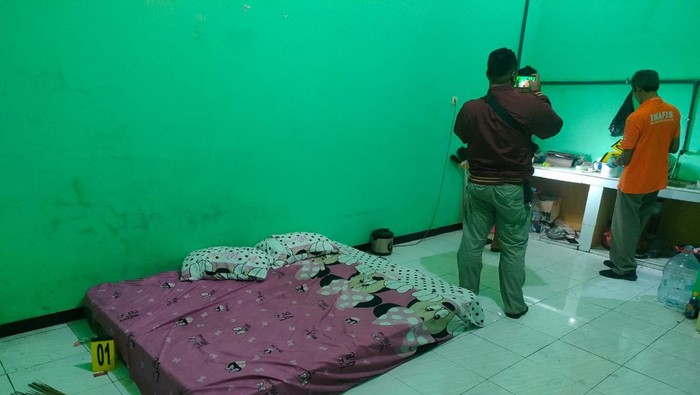 Kamar kos cewek open BO yang tewas usai diduga diracun terang bulan
