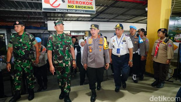 Kapolri cek Terminal Purabaya (dok Polri)