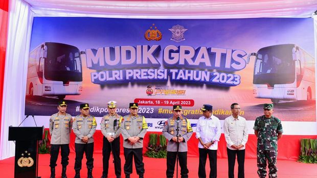 Kapolri Lepas Bus Mudik Gratis