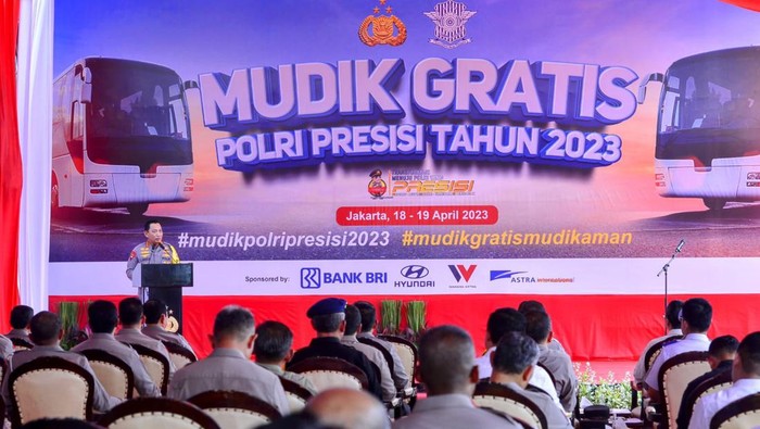 Kapolri Lepas Bus Mudik Gratis