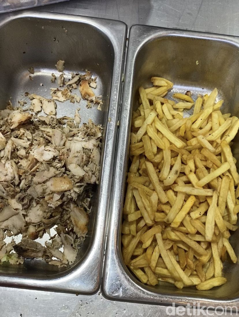 Penjual kebab asli Syria di Pasar Ampel Surabaya yang sajikan menu autentik