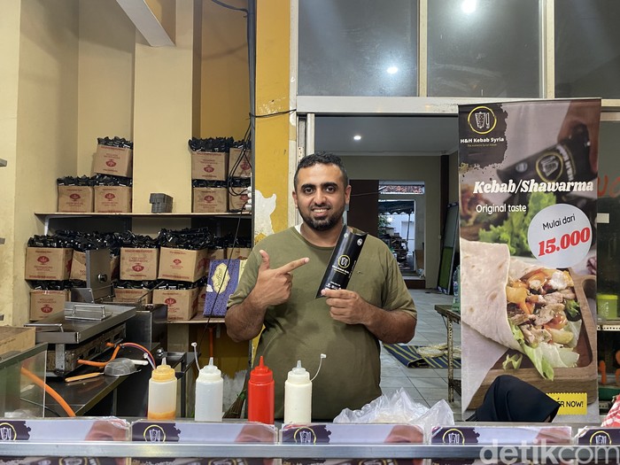 Penjual kebab asli Syria di Pasar Ampel Surabaya yang sajikan menu autentik