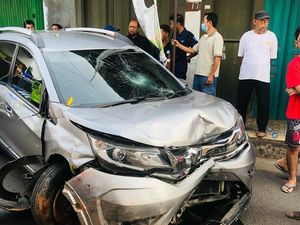 Detik-detik Mobil Tabrak 6 Motor di Langgar Dalem Kota Kudus