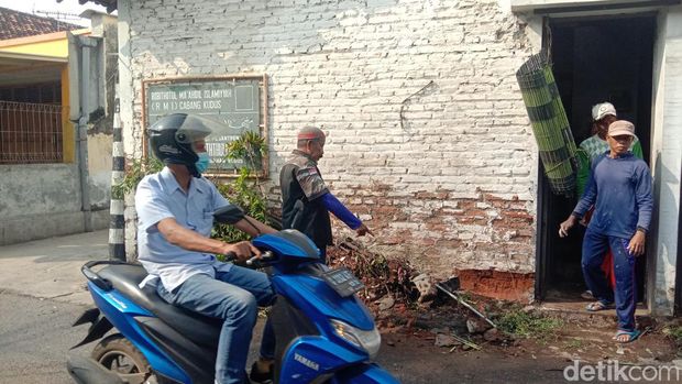 Kondisi terkini lokasi kecelakaan di Jalan KH Turaikhan Adhuri tepatnya Desa Langgar Dalem Kecamatan Kota, Kabupaten Kudus, Selasa (18/4/2023).