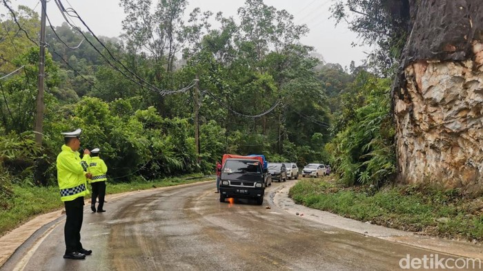 Lokasi longsor di perbatasan Riau-Sumbar di daerah Kampar beberapa waktu lalu.