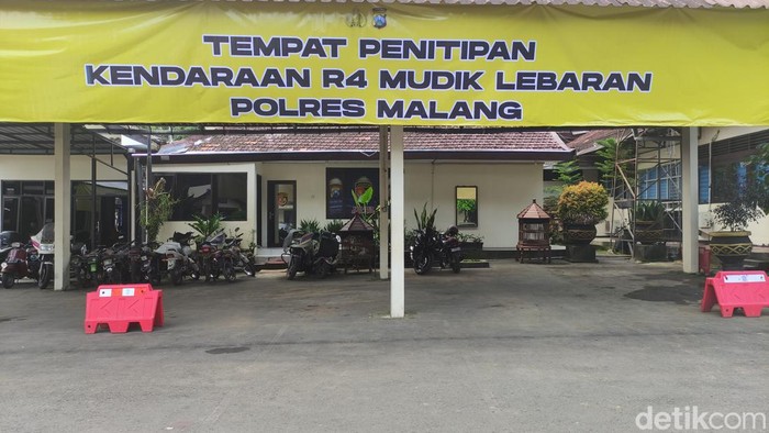 Lokasi penitipan kendaraan bagi pemudik di Mapolres Malang.