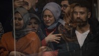 Kemudian al-Qarni meninggal sekitar 24 tahun setelah nabi dan berperang di tentara Muslim selama masa Khalifah Ali. Al-Qarni tidak memiliki anak dan peninggalan itu kemudian diturunkan kepada saudaranya dan saat ini masih dalam perlindungan keluarga yang sama. Kemudian al-Qarni meninggal sekitar 24 tahun setelah nabi dan berperang di tentara Muslim selama masa Khalifah Ali. Al-Qarni tidak memiliki anak dan peninggalan itu kemudian diturunkan kepada saudaranya dan saat ini masih dalam perlindungan keluarga yang sama.