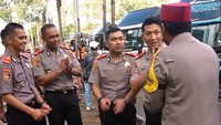 Bukan hanya masyarakat Tangerang Kota, Sosok Mat Peci ini memantik rasa keingintahuan siswa Sekolah Staf dan Pimpinan Menengah (Sespimmen) Polri untuk berguru ilmu serta pengalaman kepada Aipda Komaruddin.