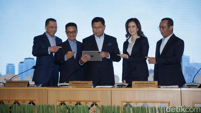 Momen Bank Mandiri Tebar Dividen Terbesar Sepanjang Sejarah PT Bank Mandiri (Persero) Tbk memutuskan membagikan dividen jumbo senilai Rp 24,7 triliun atau sekitar 60% dari laba bersih untuk tahun buku 2022.