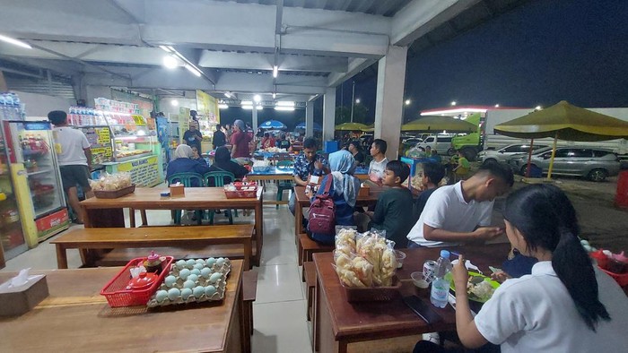 Pedangang di Rest Area Km 57 kebanjiran pengunjung jelang lebaran