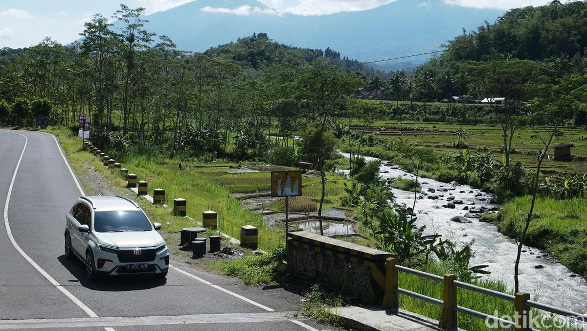 Pemandangan Selama Perjalanan