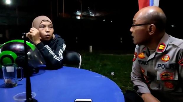 Pemudik tak sadar tinggalkan anak-istri di Brebes.