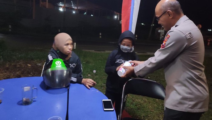 Pemudik tak sadar tinggalkan anak-istri di Brebes.
