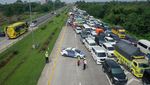 Penampakan Satu Arah di Tol Jelang Puncak Mudik Lebaran