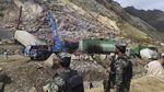 Badai Dahsyat di Pakistan Bikin Belasan Truk Tertimbun Longsor