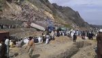 Badai Dahsyat di Pakistan Bikin Belasan Truk Tertimbun Longsor
