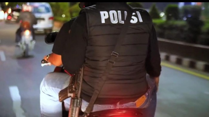 Polisi senjata laras panjang susuri jalur mudik di Cilegon