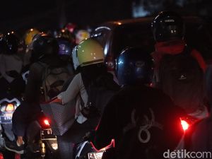 Arus Lalin di Cileunyi Macet, Ternyata Ini Biang Keroknya!