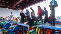 Mudik jalur sungai menjadi pilihan bagi sebagian warga karena murah dan cepat untuk menjangkau daerah pelosok di Sumsel.  